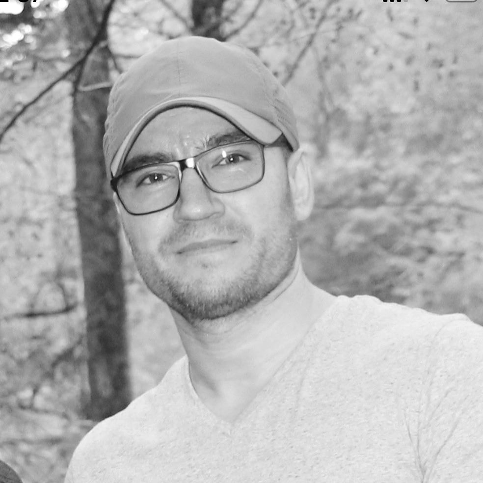 Atiqe Azizi — full-time small-cap day trader